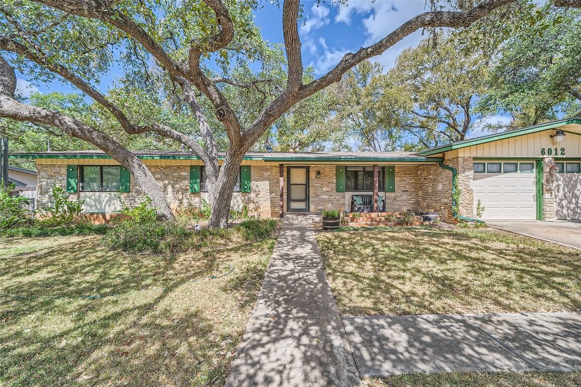Property Photo: 6012 Oakclaire Drive TX 78735
