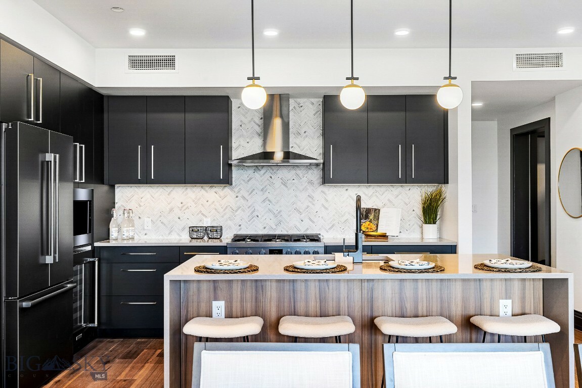 Property Photo: 315 N Tracy Avenue 403 MT 59715
