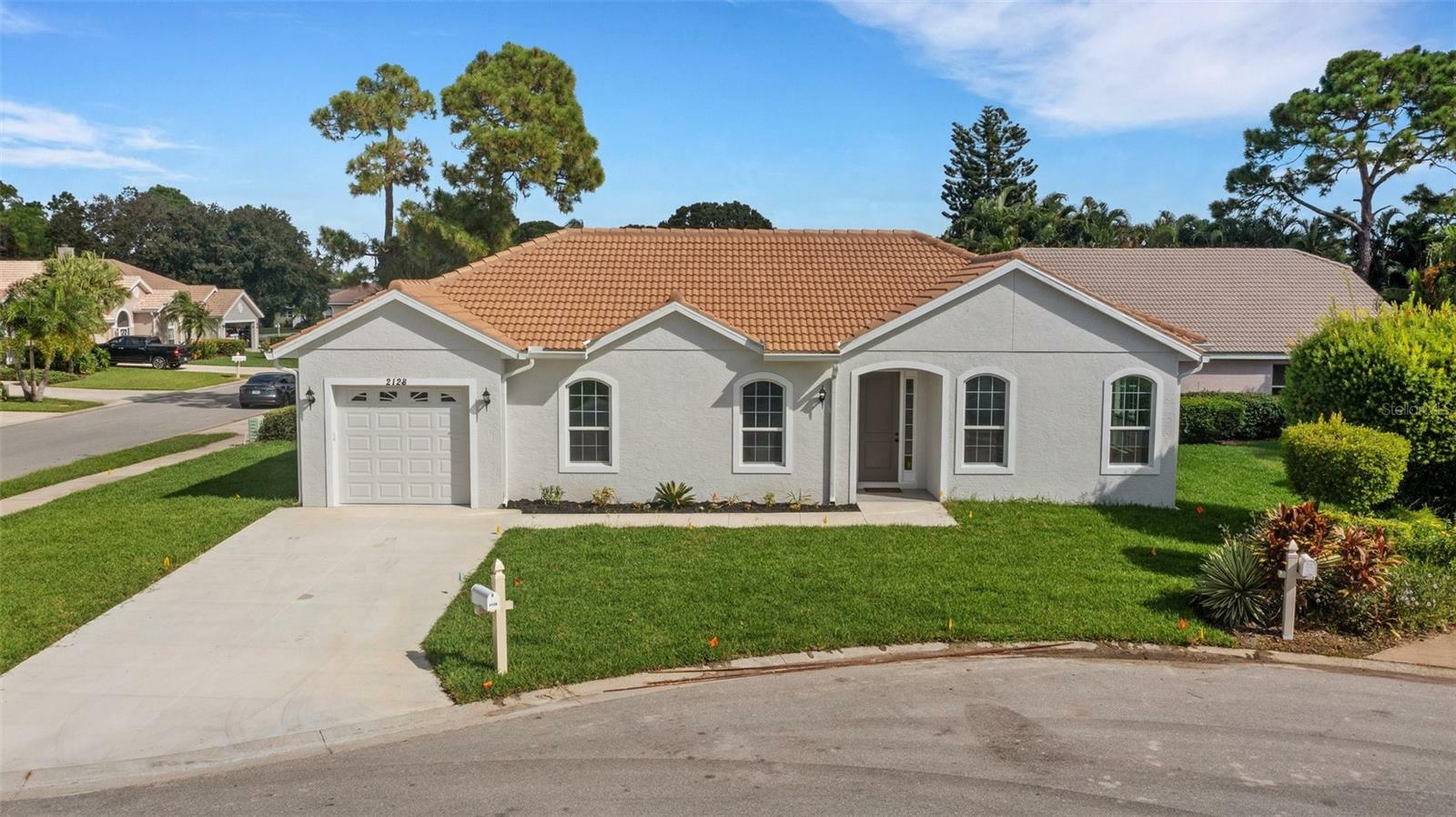 2128 Waweep Court  Sarasota FL 34235 photo