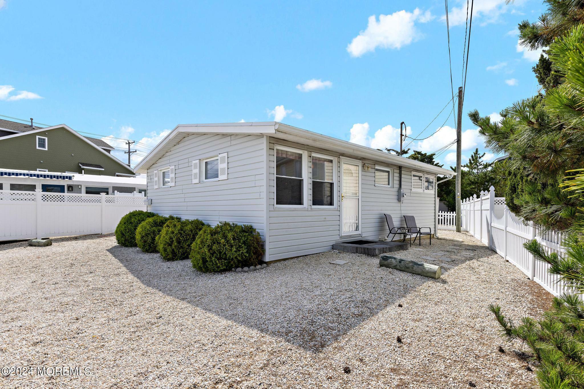 Property Photo:  4 W Kansas Avenue 4A  NJ 08008 