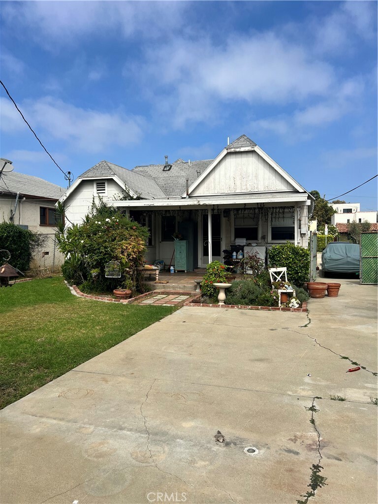 Property Photo:  1525 S Carmelina  CA 90025 