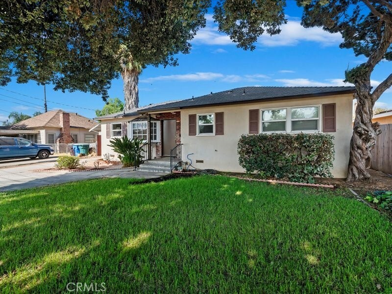 Property Photo:  5929 Meadowbrook Lane  CA 92504 