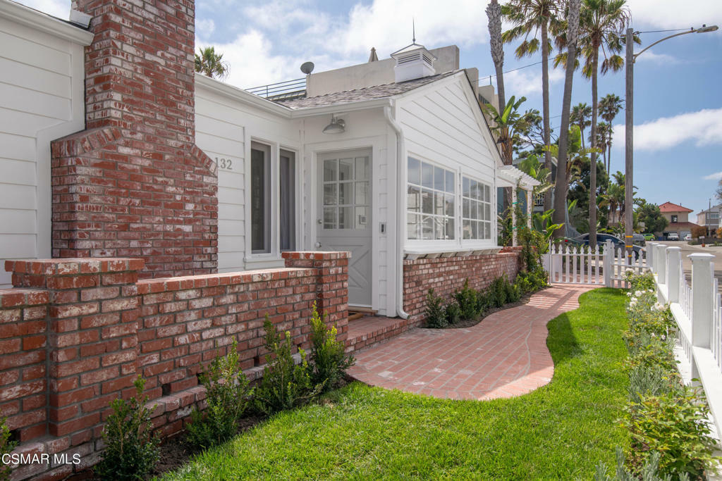 Property Photo:  132 Santa Rosa Avenue  CA 93035 