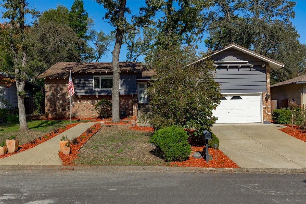 Property Photo:  969 King Henry Way  CA 95762 