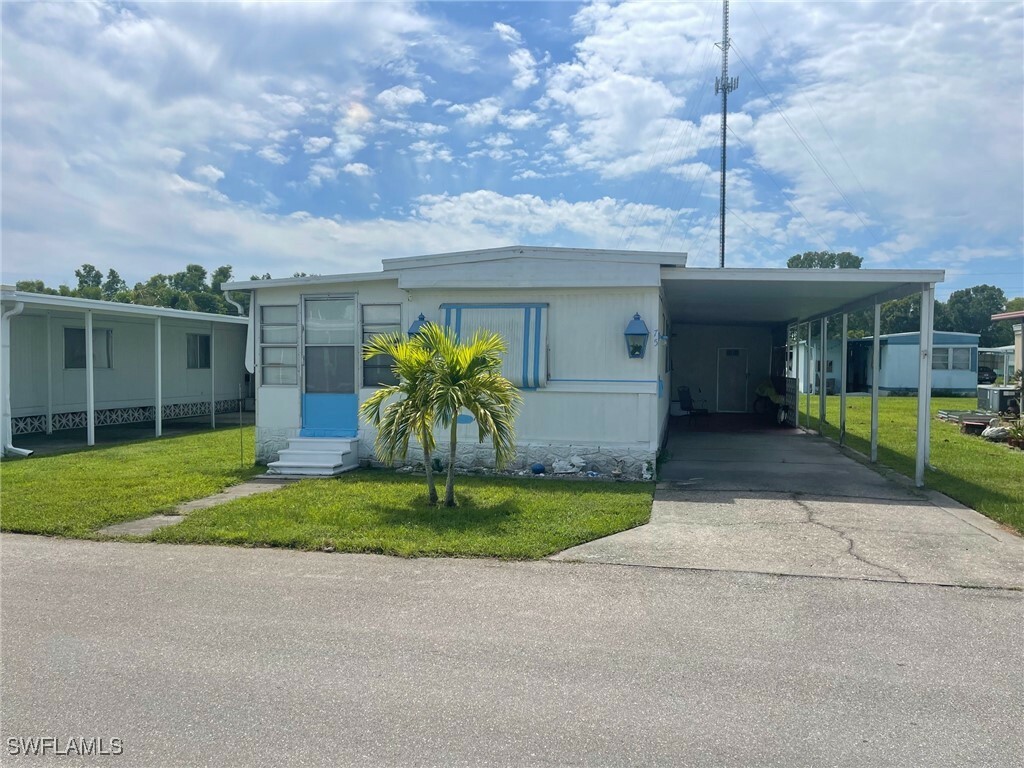 Property Photo:  75 Hacienda Boulevard  FL 33905 