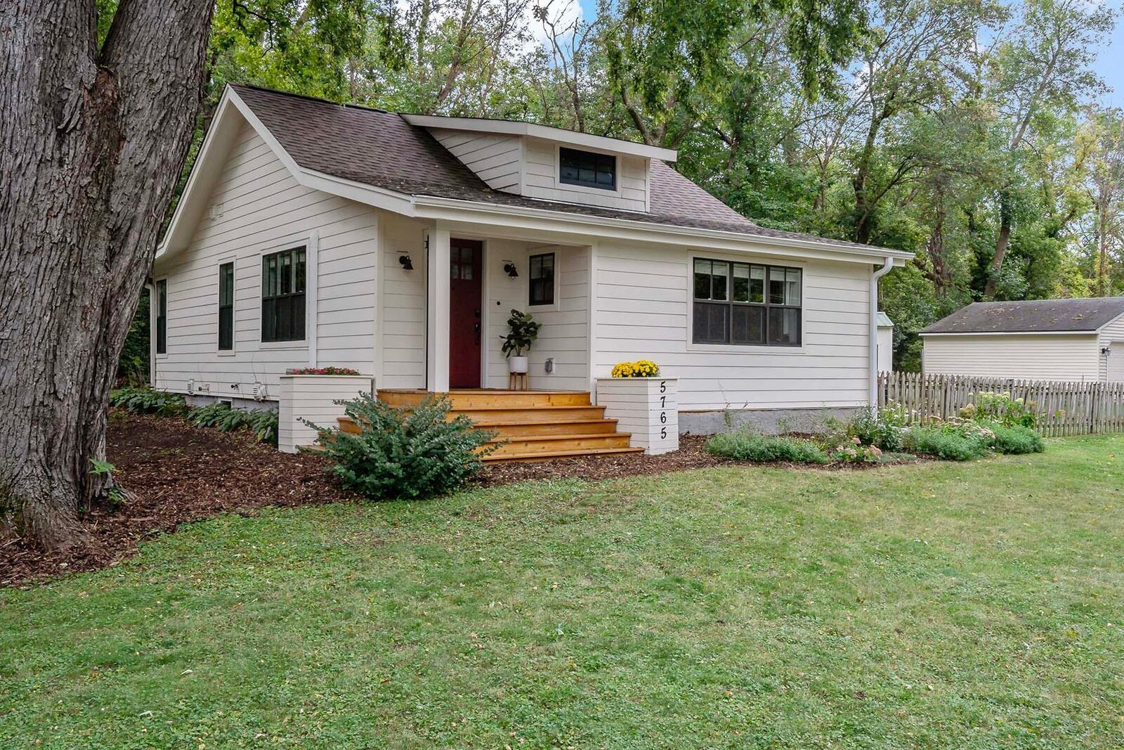 Property Photo: 5765 Eureka Road MN 55331