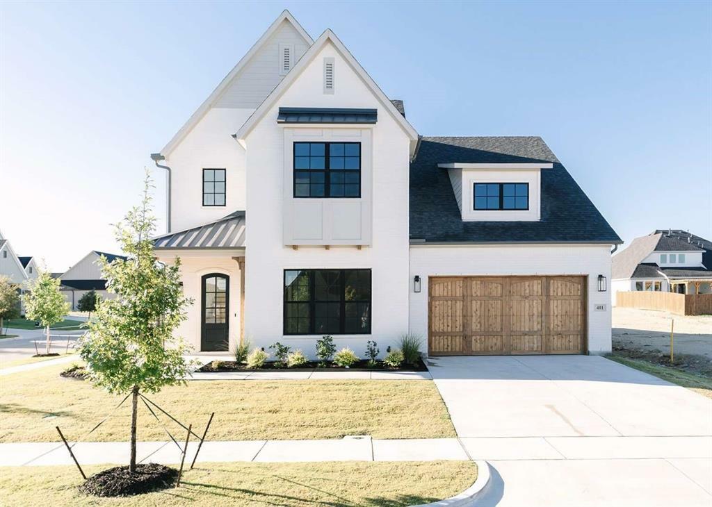 Property Photo: 401 Kestrel Court TX 76008