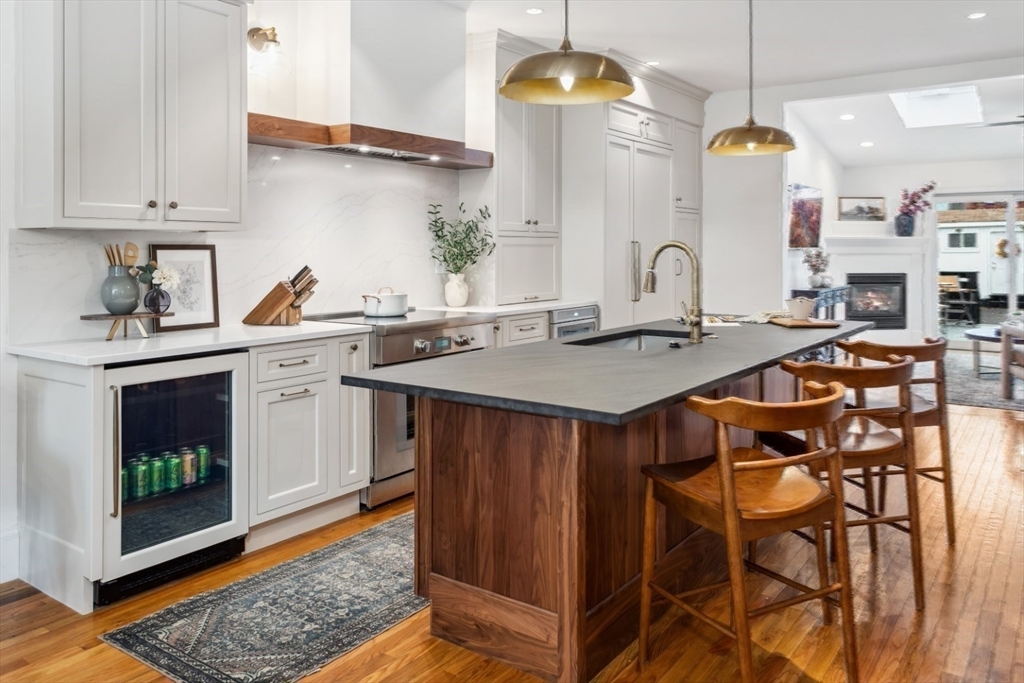 Property Photo:  822 East 5th St  MA 02127 