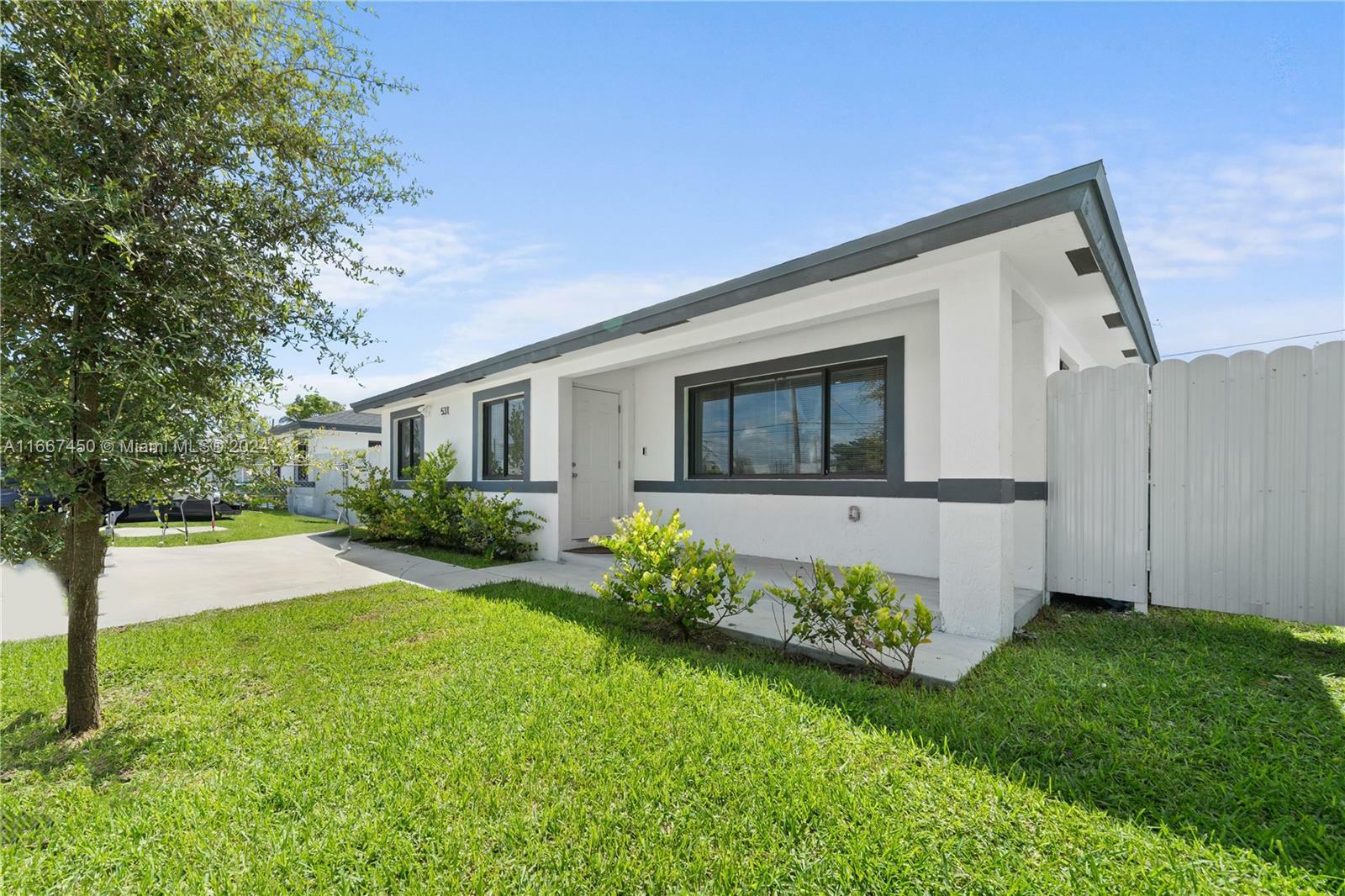 Property Photo:  531 NW 15th St  FL 33034 