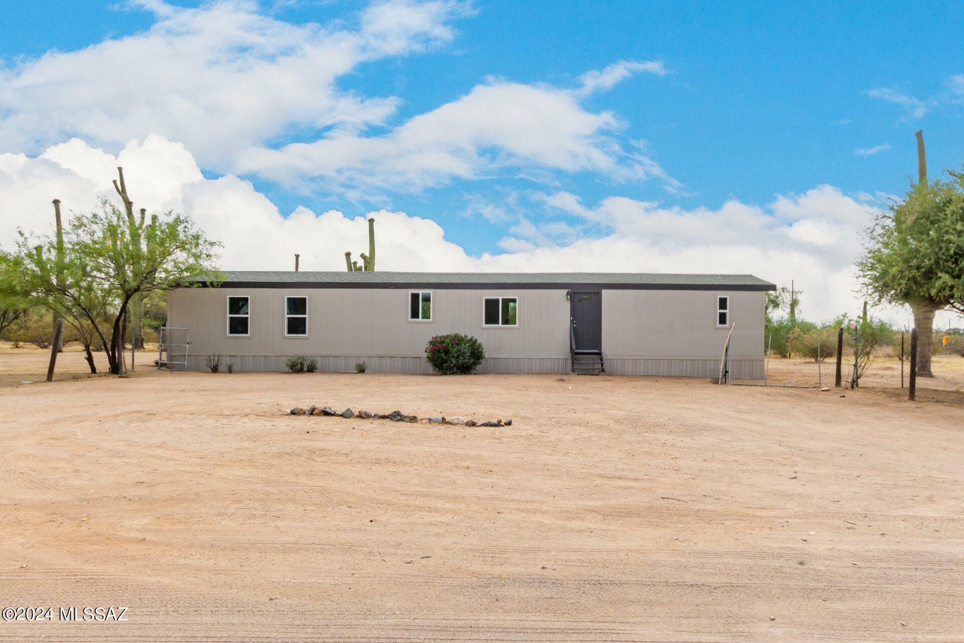 11601 W Ina Road  Tucson AZ 85743 photo