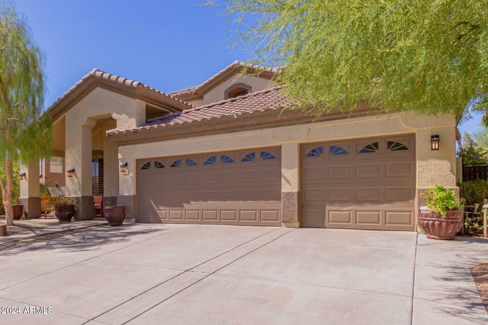 Property Photo:  10956 S Oakwood Drive  AZ 85338 