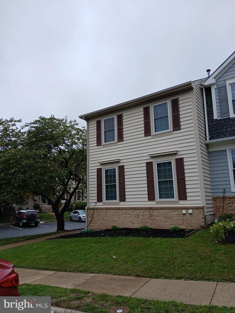 Property Photo:  10265 Brookstone Court  VA 20109