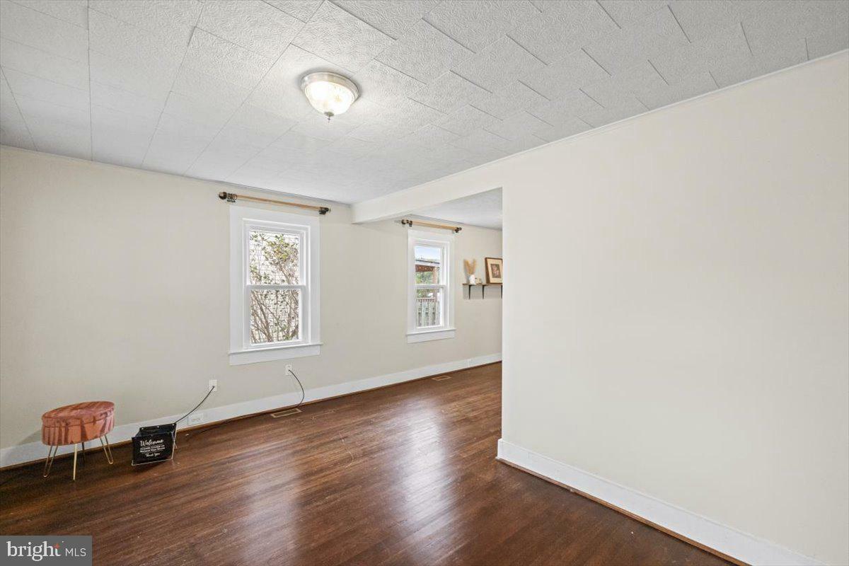 Property Photo:  555 W King Street  VA 22657 