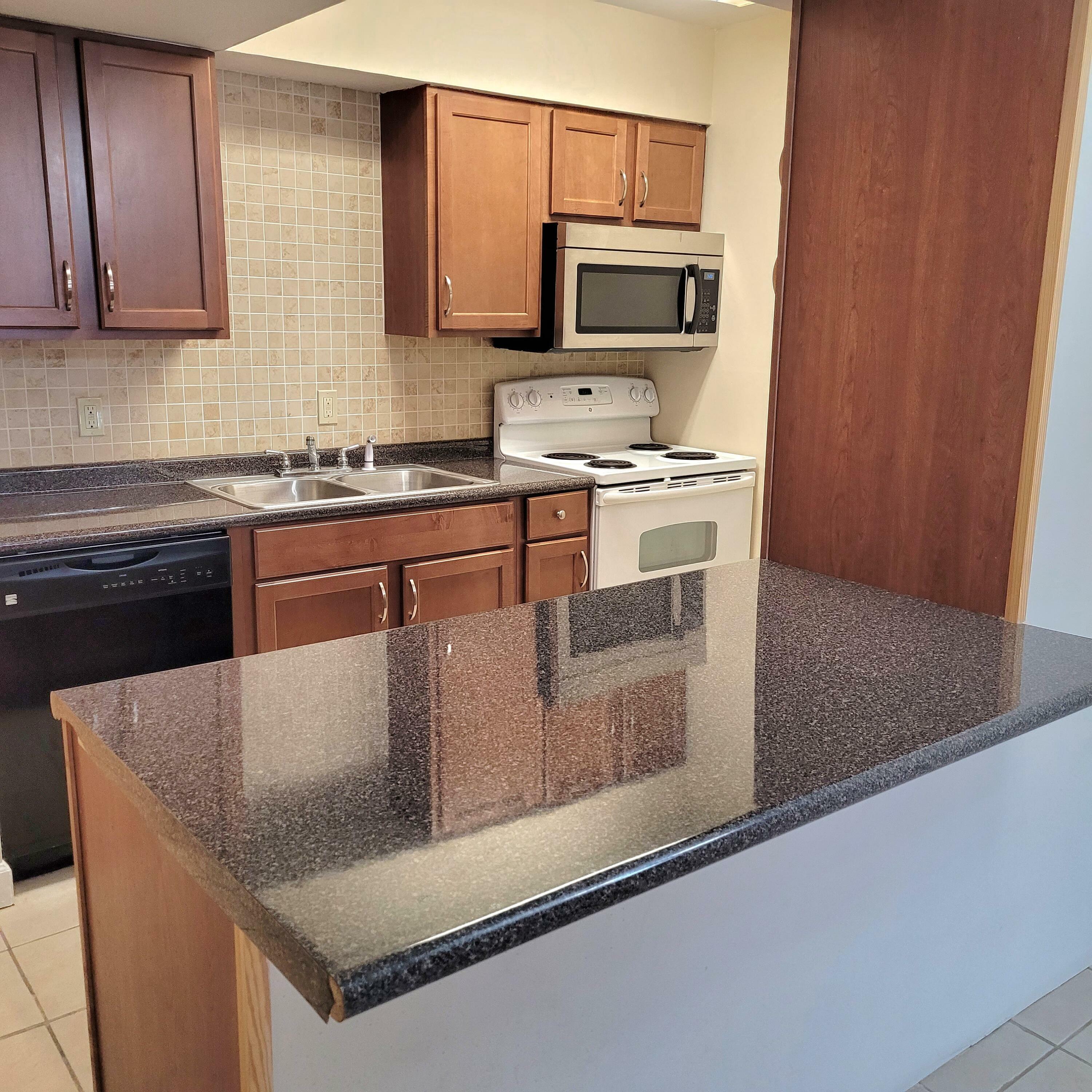 Property Photo:  210 Pelham Road Unit 211C  FL 32547 