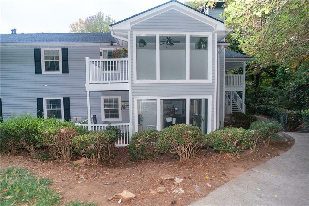 Property Photo:  2706 Suwanee Way SE 12  GA 30067 