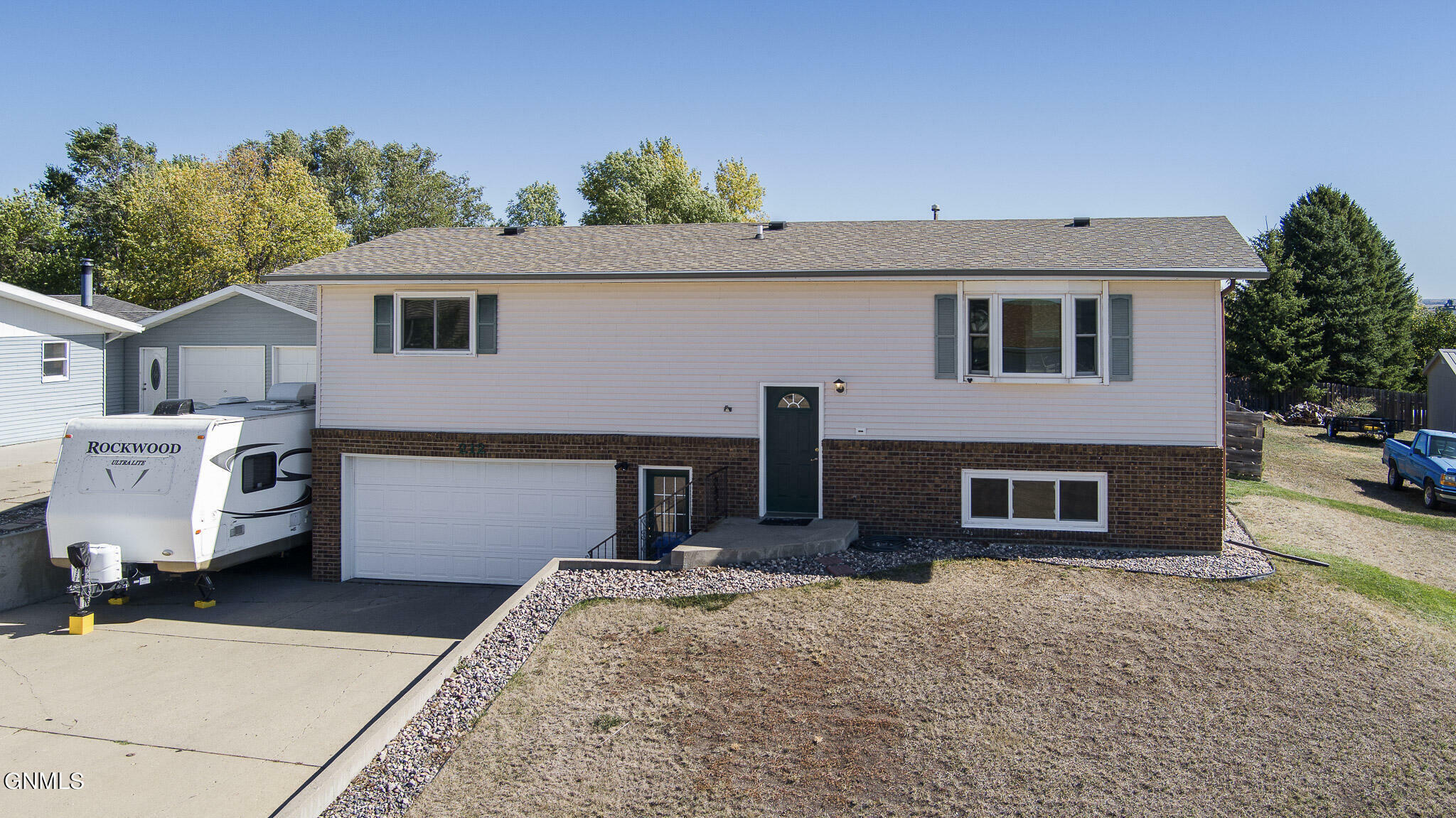 Property Photo:  212 Renee Drive  ND 58523 