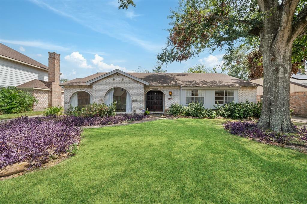 Property Photo:  2306 Parana Drive  TX 77080 