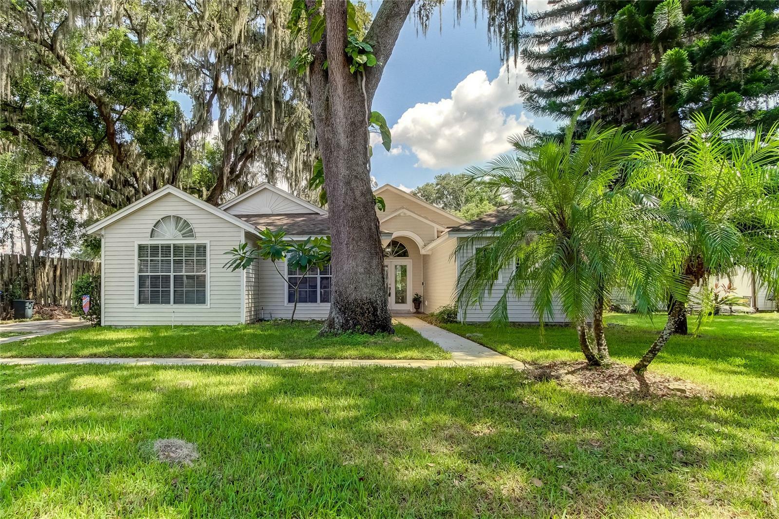 Property Photo:  18137 Swan Lake Drive  FL 33549 