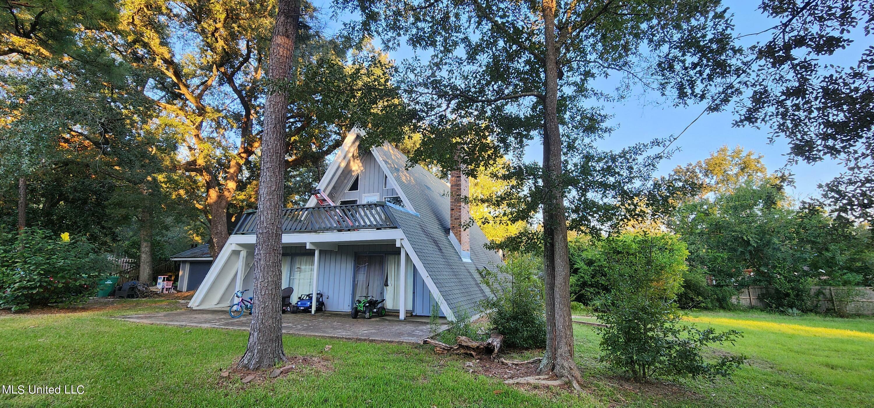 Property Photo:  5584 E Diamondhead Drive  MS 39525 