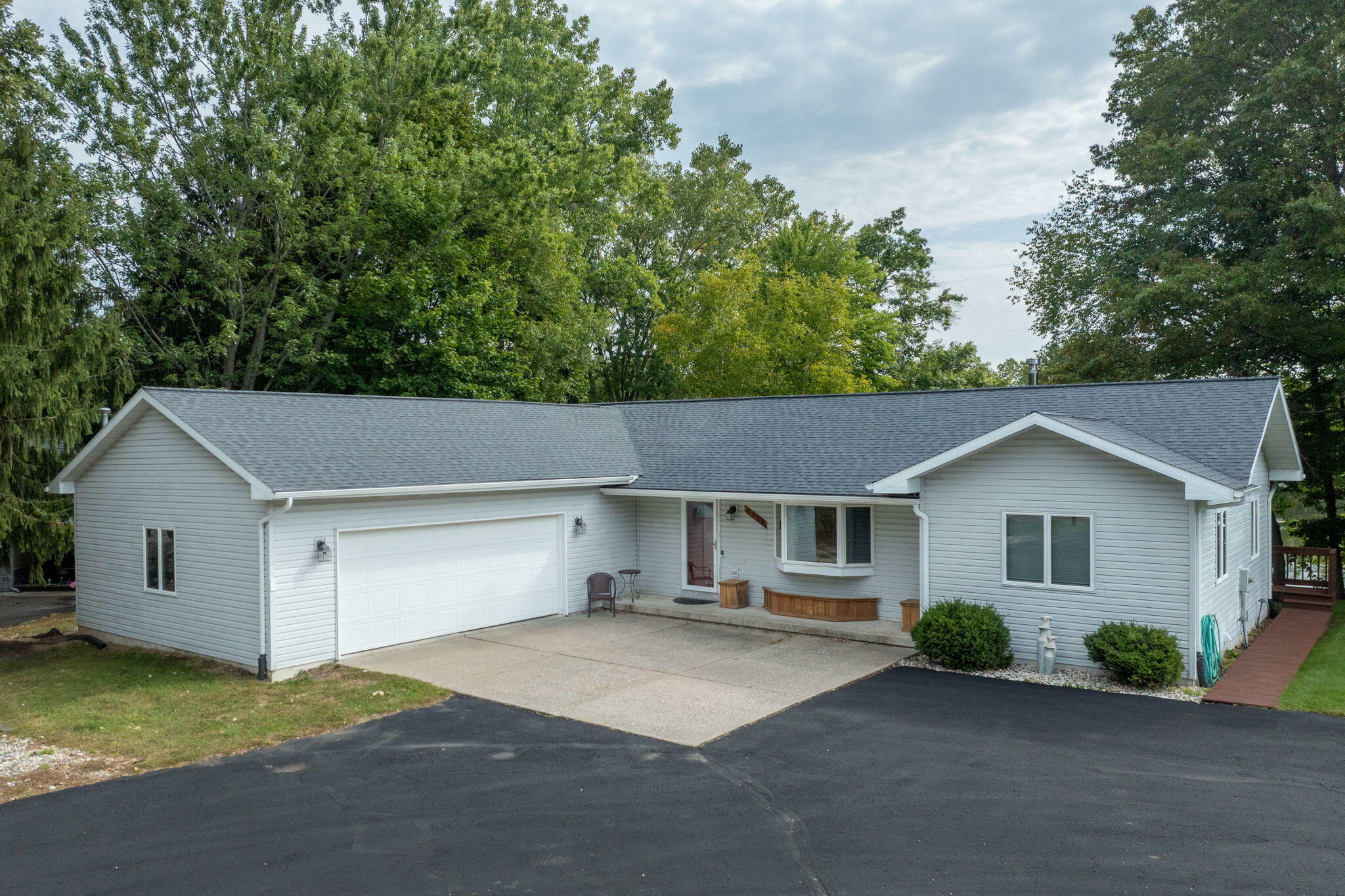 Property Photo:  8286 Peninsula Drive  MI 49346 