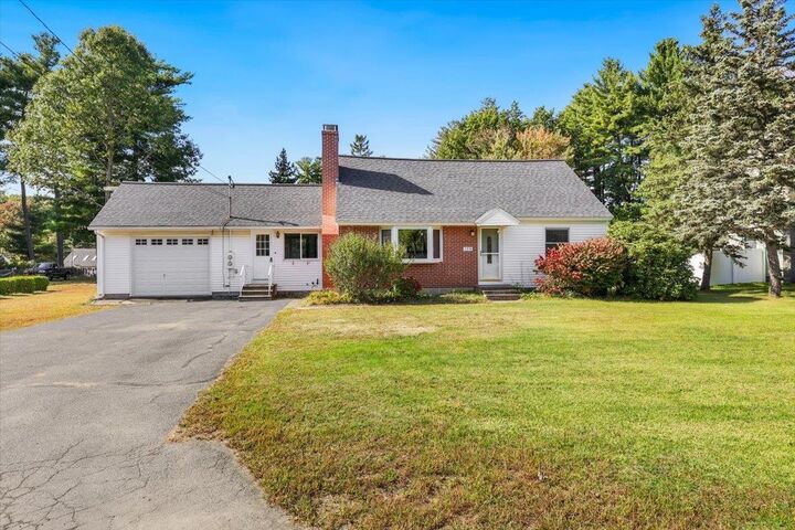 Property Photo:  159 East Dunstable Road  NH 03062 