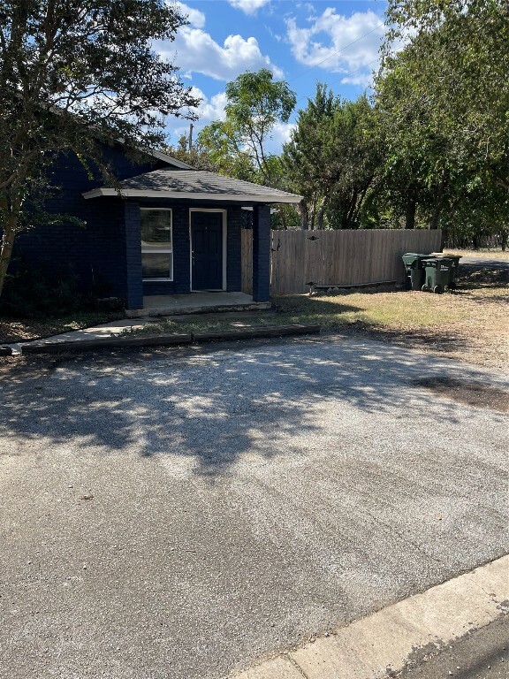 Property Photo:  1113 Dartmouth Street B  TX 78666 