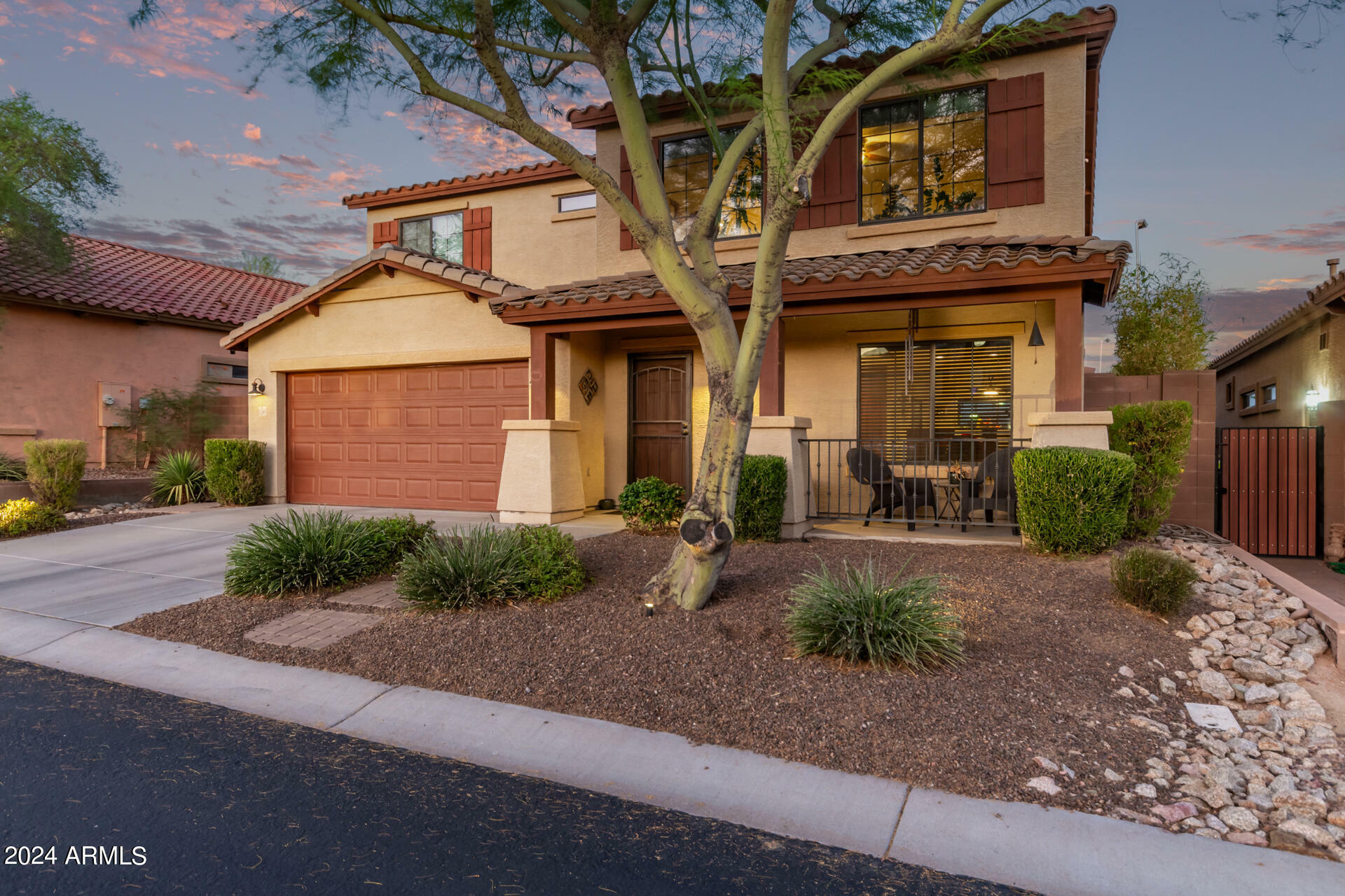 Property Photo:  1245 N Compton Circle  AZ 85207 