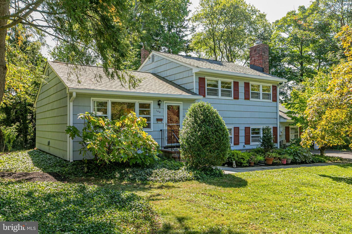 Property Photo:  145 Hickory Court  NJ 08540 