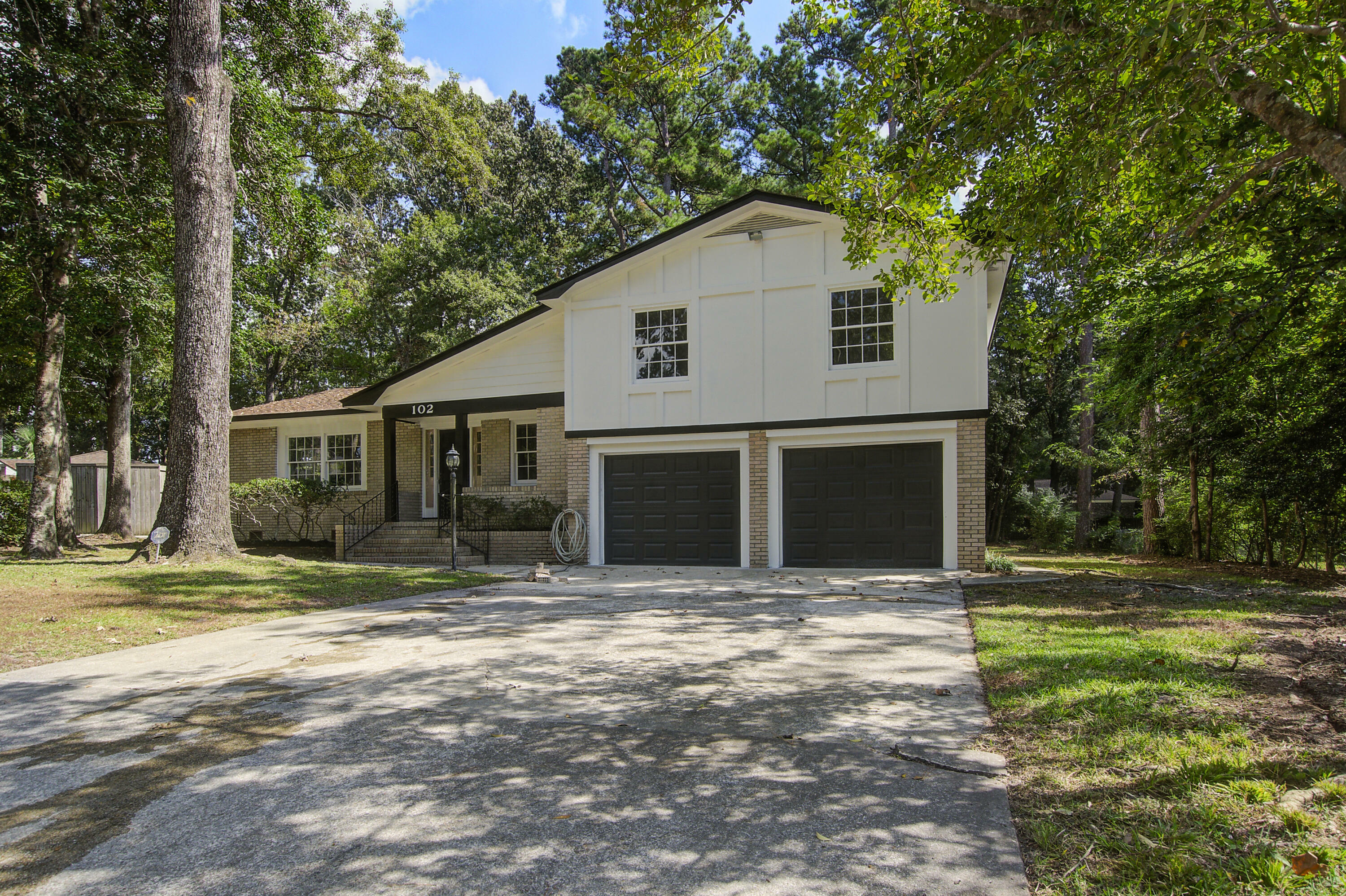 Property Photo:  102 Swordgate Court  SC 29485 