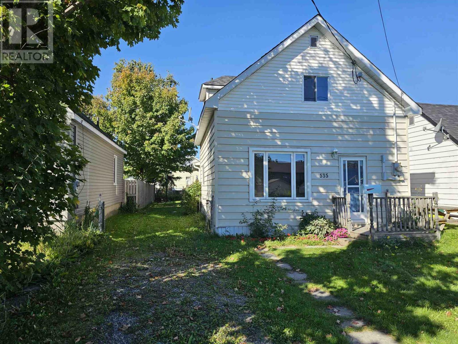 Property Photo:  535 Dundas St  ON P6C 3R7 