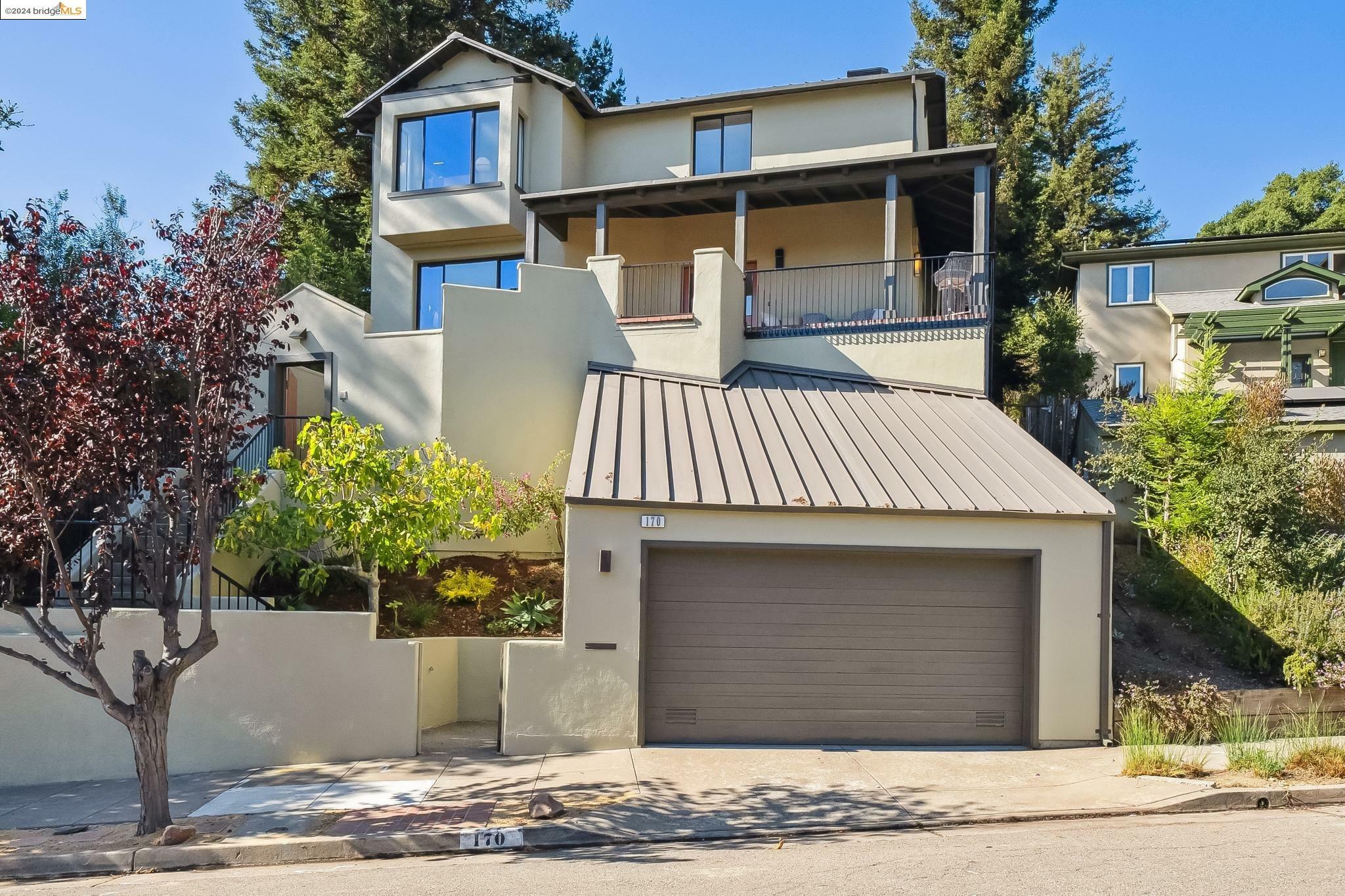 Property Photo:  170 Vicente Rd  CA 94705 