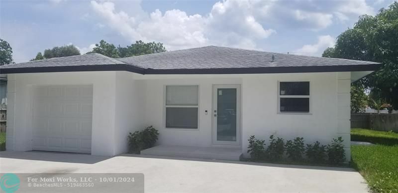 Property Photo:  915 SE 2nd Ave  FL 33483 