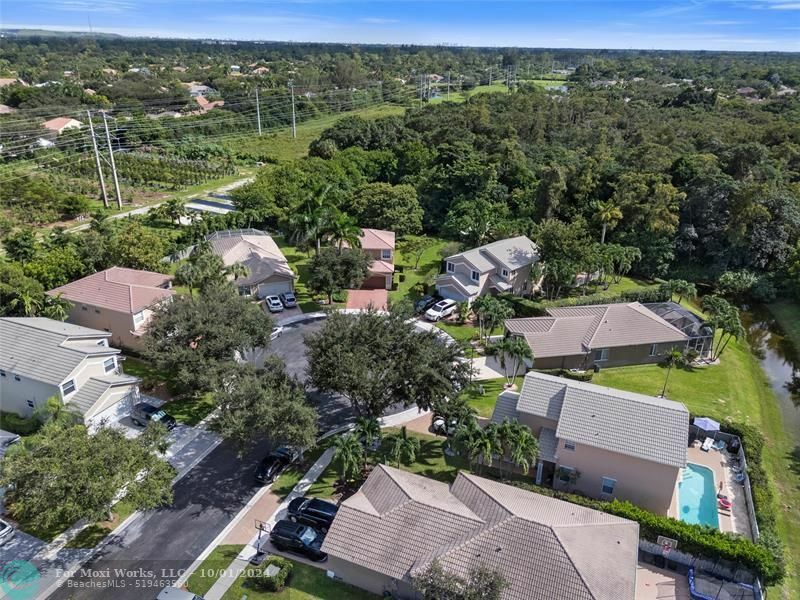 Property Photo:  7400 NW 70th Ave  FL 33067 