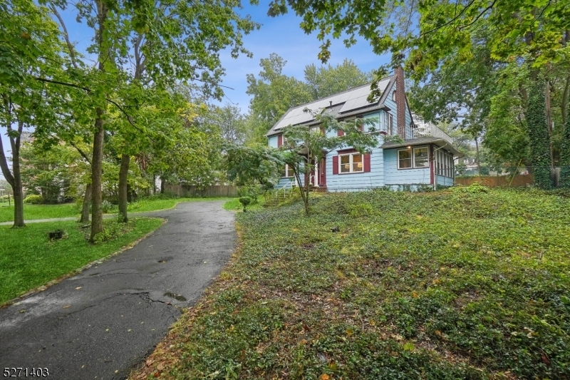 Property Photo:  522 Vose Ave  NJ 07079 