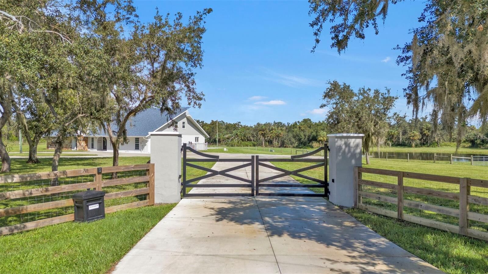 Property Photo: 15300 Water Oak Court FL 33982