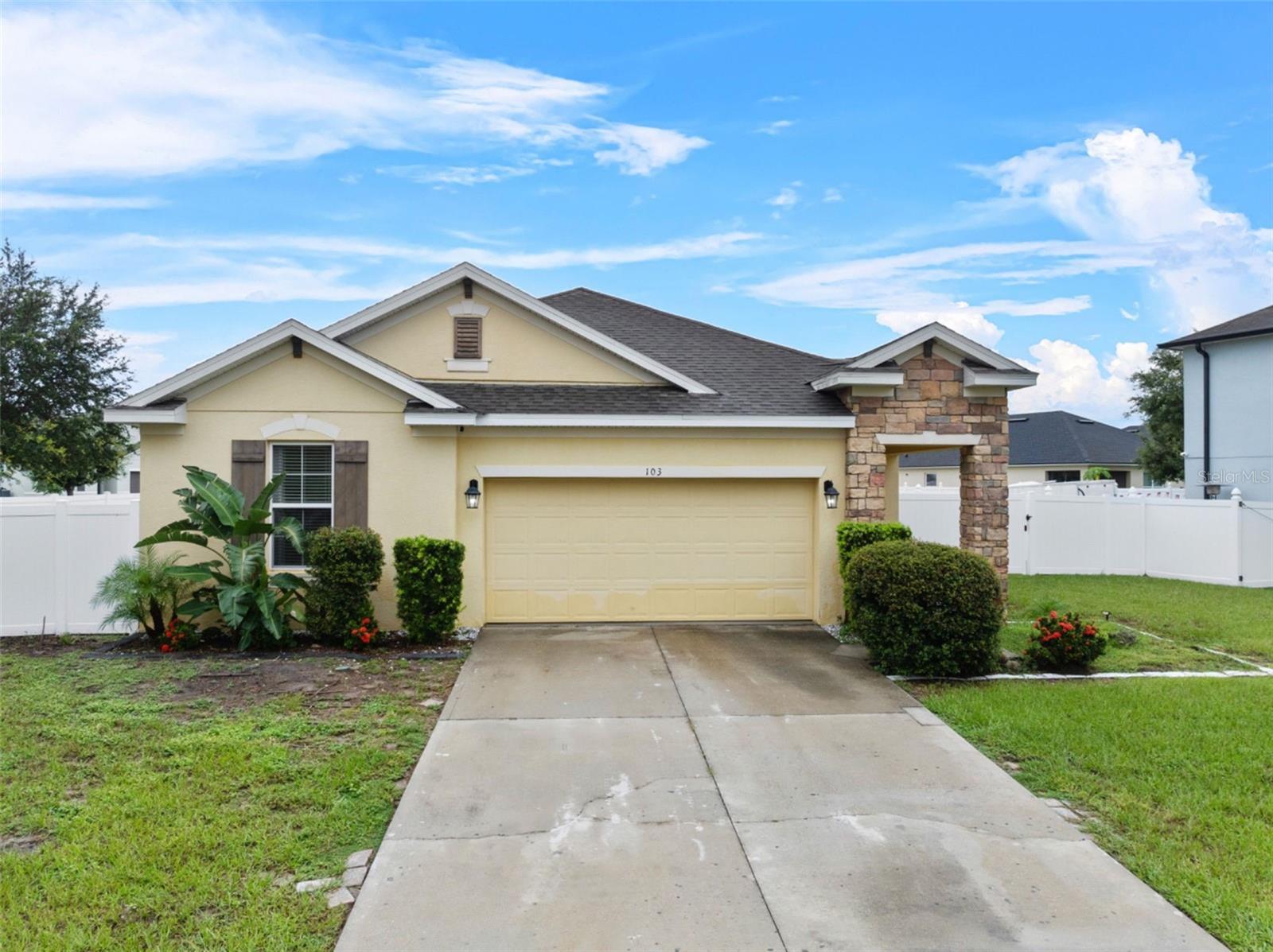 Property Photo:  103 Lake Tracy Court  FL 33844 