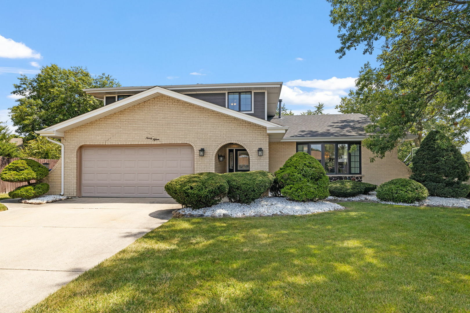 Property Photo:  9015 S 87th Avenue  IL 60457 