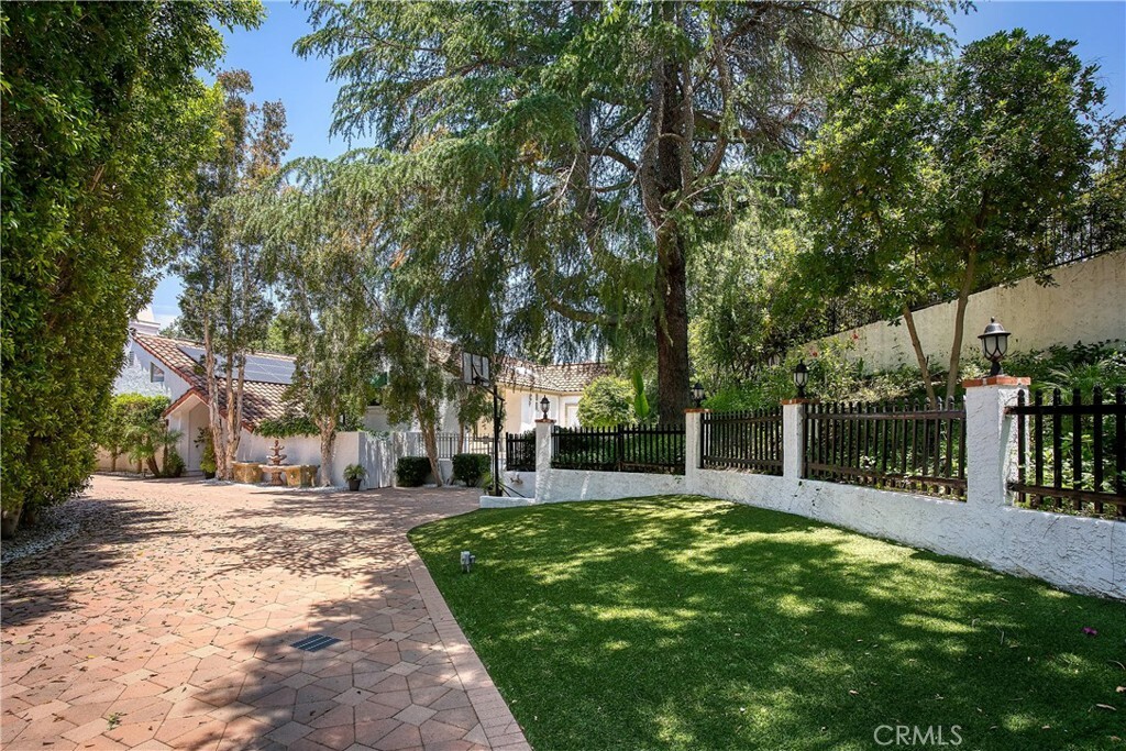 Property Photo:  4414 Park Mallorca  CA 91302 