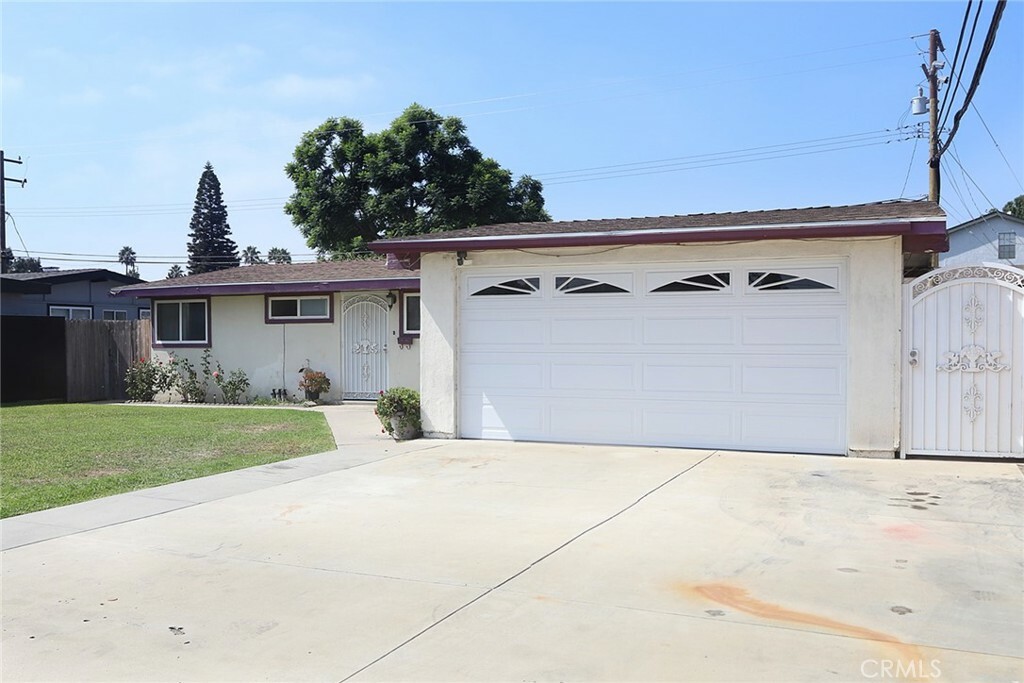 Property Photo:  10821 Rustic Lane  CA 92804 