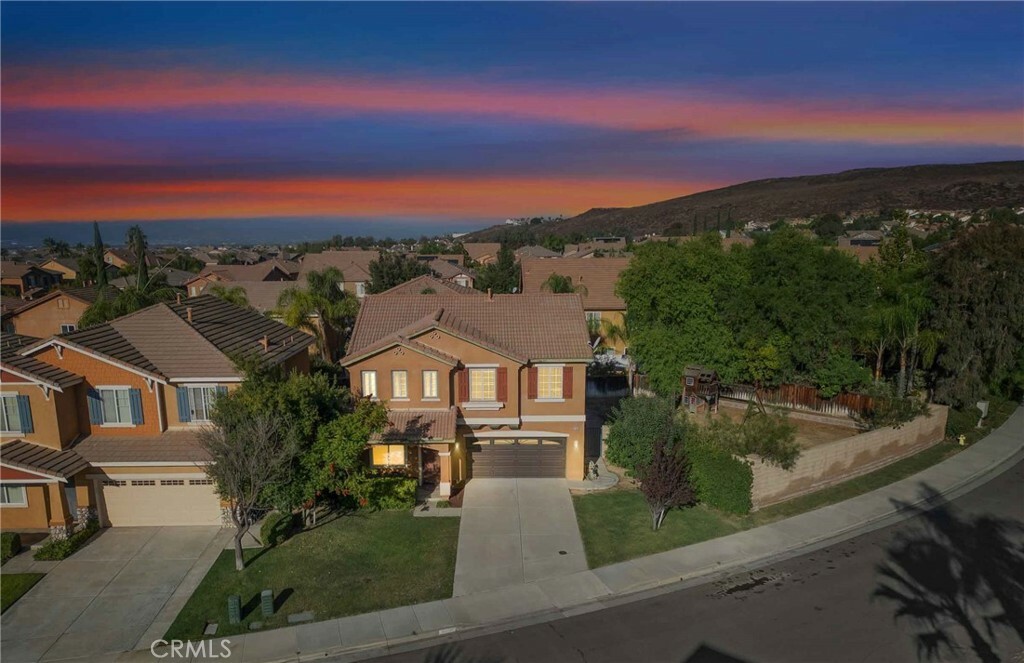 Property Photo:  31683 Summerfield Lane  CA 92563 