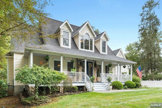 Property Photo:  829 Westbrook Road  NJ 07480 