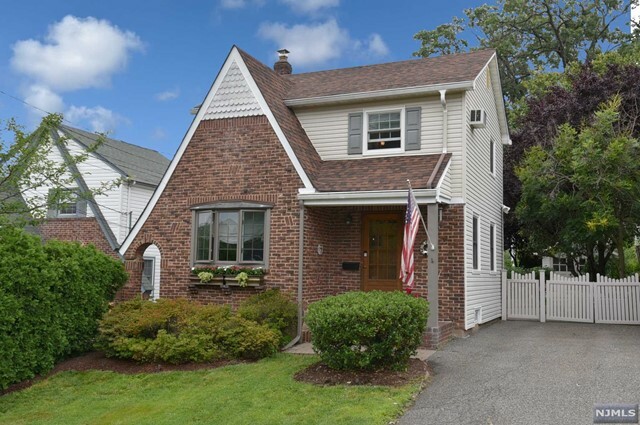 Property Photo:  281 Sussex Road  NJ 07075 