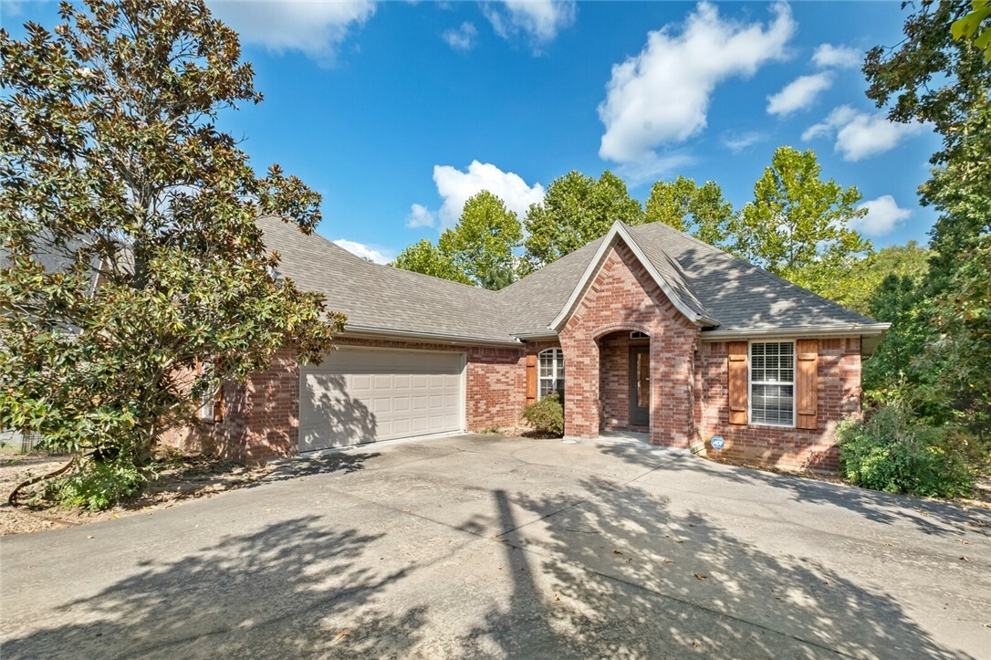 Property Photo:  1 Winchester Lane  AR 72715 