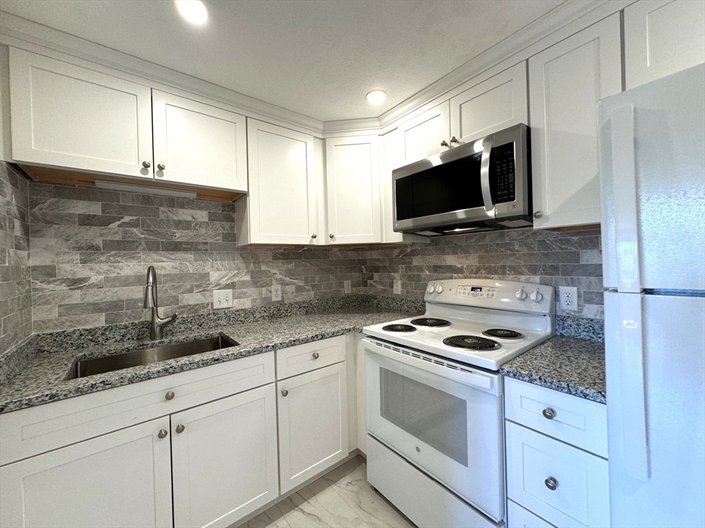Property Photo: 580 Salem Street 10 MA 01880