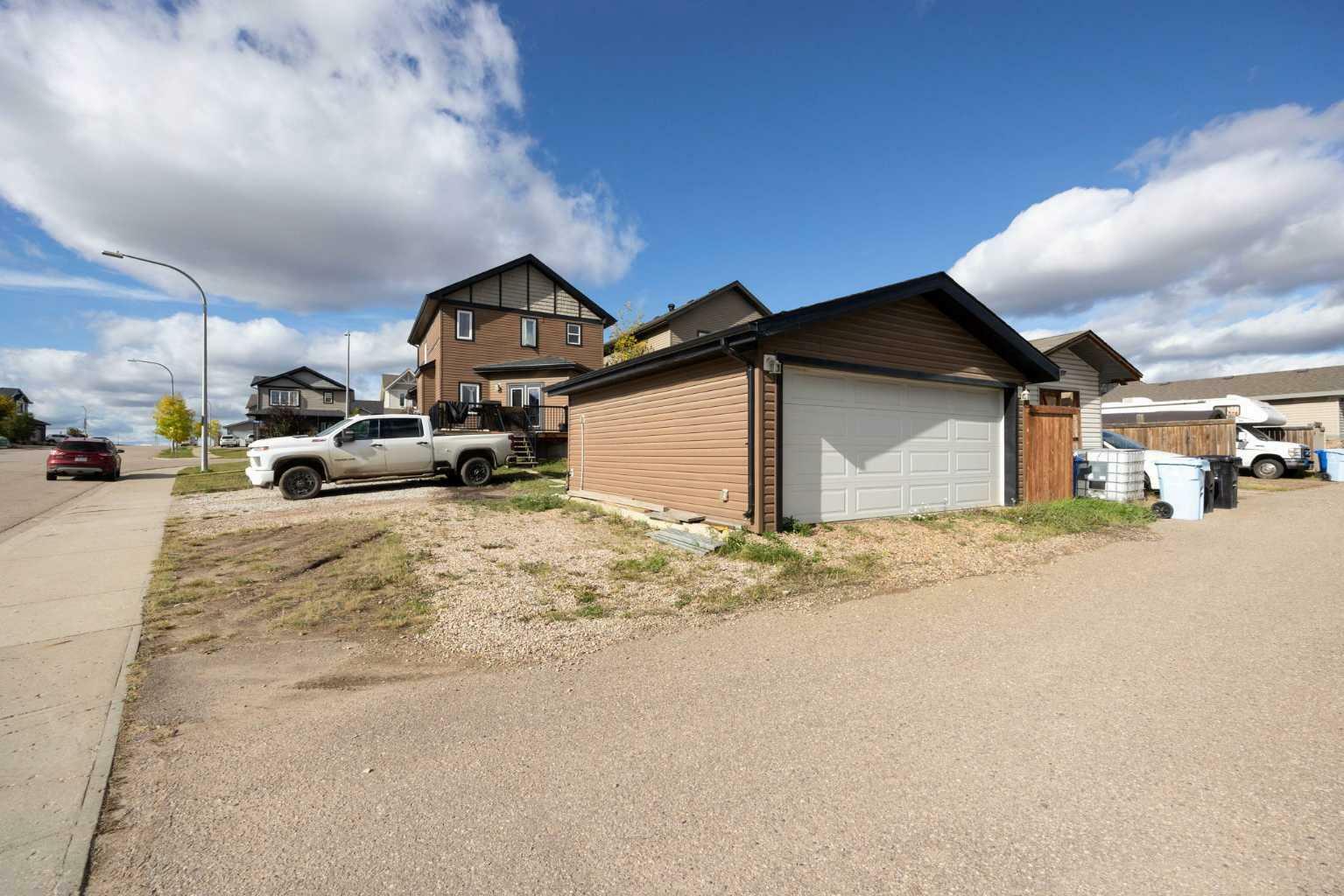 Property Photo:  101 Huberman Way  AB T9K 0Z6 