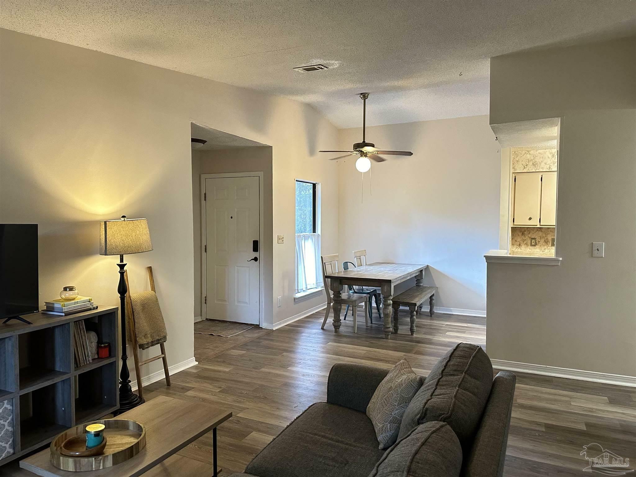 Property Photo: 6015 Born Ct FL 32504