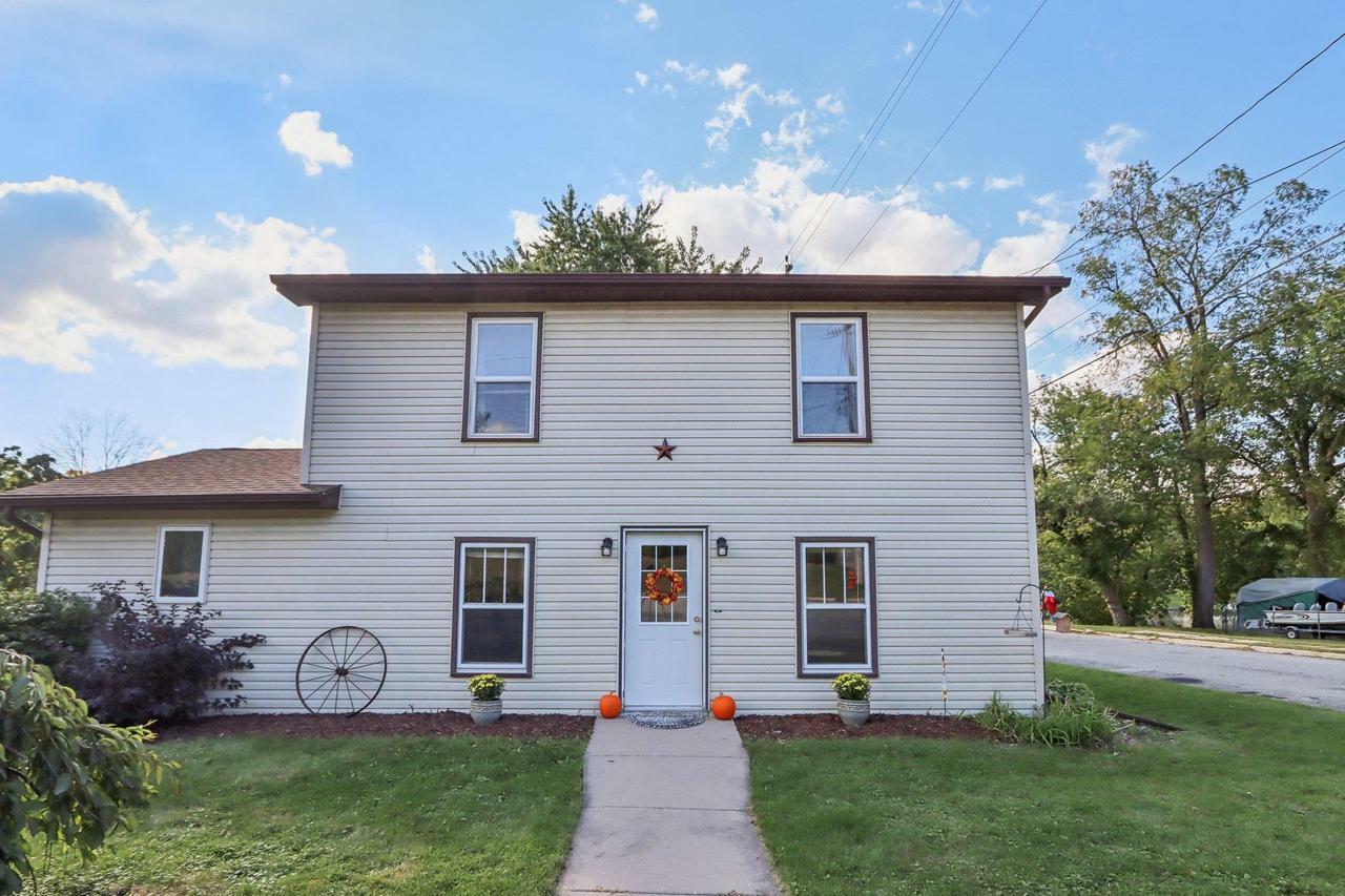 Property Photo:  225 Landing Avenue  WI 53549 