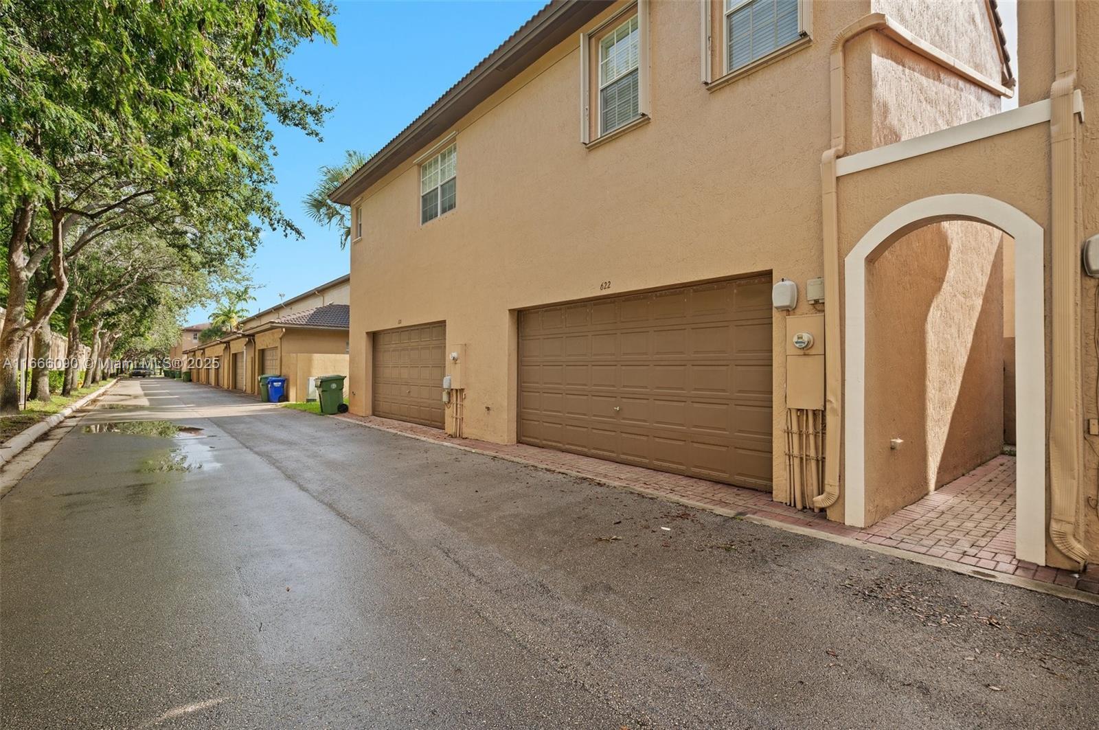 Property Photo:  622 SW 147th Ter  FL 33027 