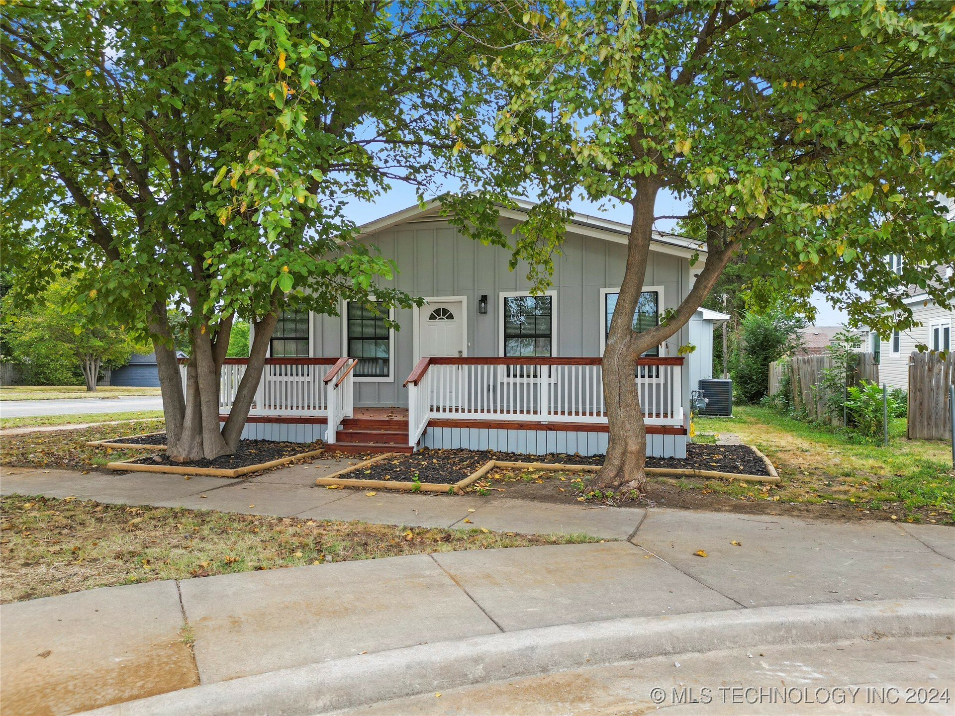 Property Photo:  700 S Wyandotte Avenue N  OK 74003 