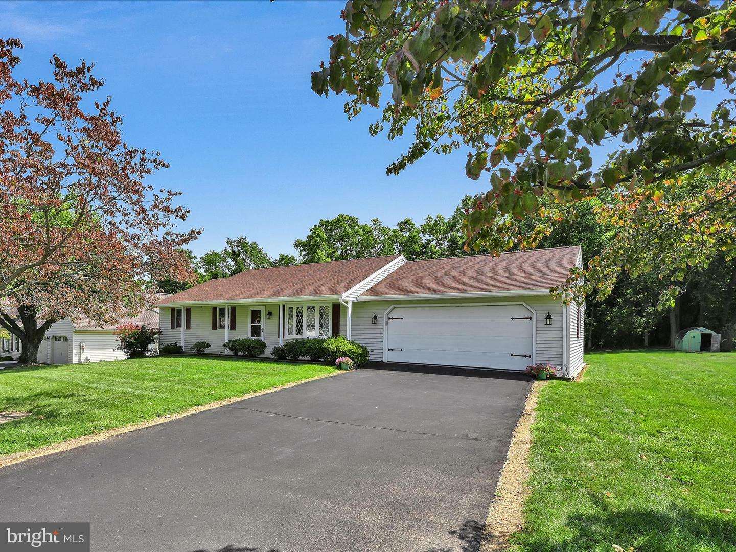 Property Photo:  152 Stonewyck Drive  PA 17603 